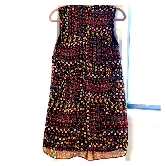 BCBGMAXAZRIA Black Floral Print Ruffled Front Sleeveless Shift Dress - Picture 3 of 8